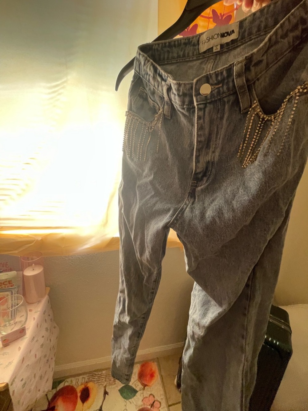 Fashion Nova women blue Jeans used but very clean with diamonds drip on pockets